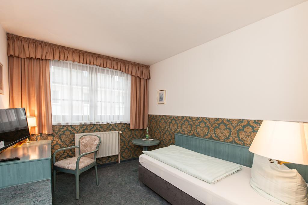 Parkhotel Schwedt Ngoại thất bức ảnh